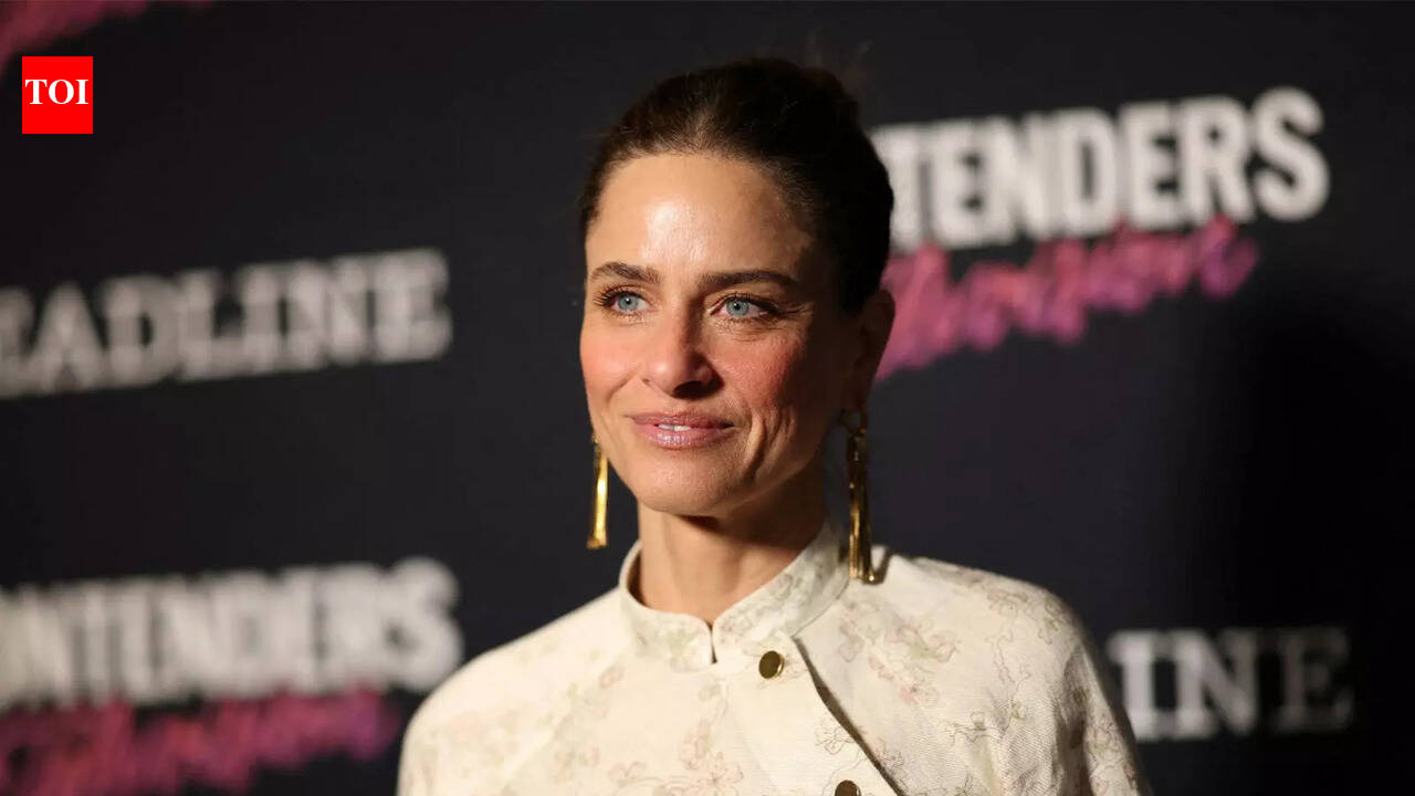 Amanda Peet reveals Stage I Breast Cancer diagnosis