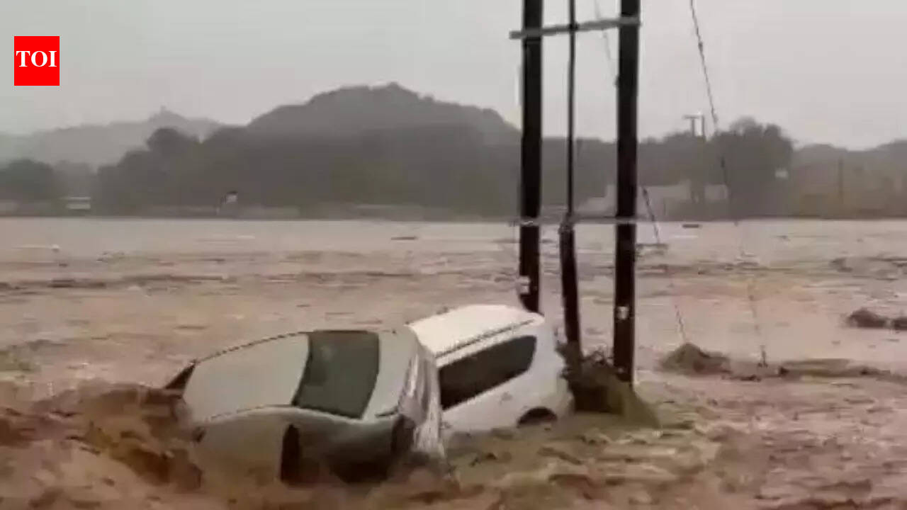 Oman flash floods: 2 Kerala natives dead, 1 missing; Congress leader writes to PM Modi