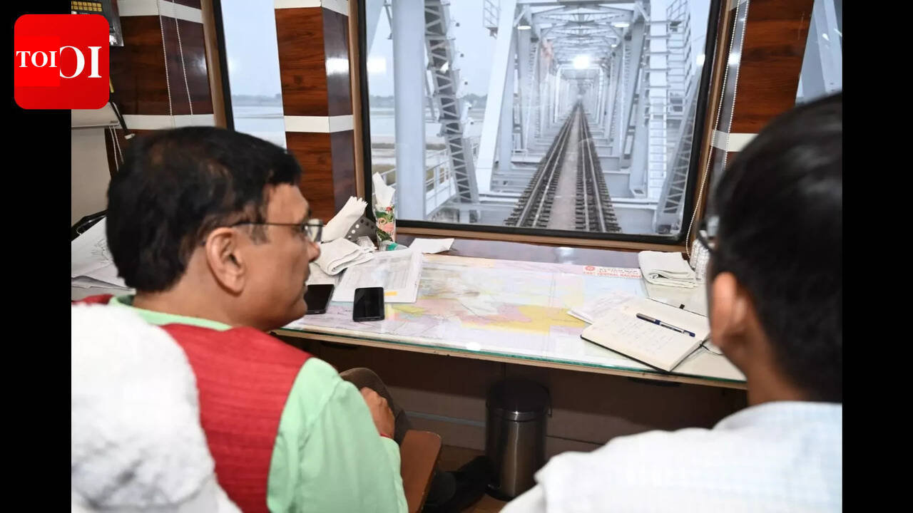 ECR GM conducts window trailing inspection of key routes