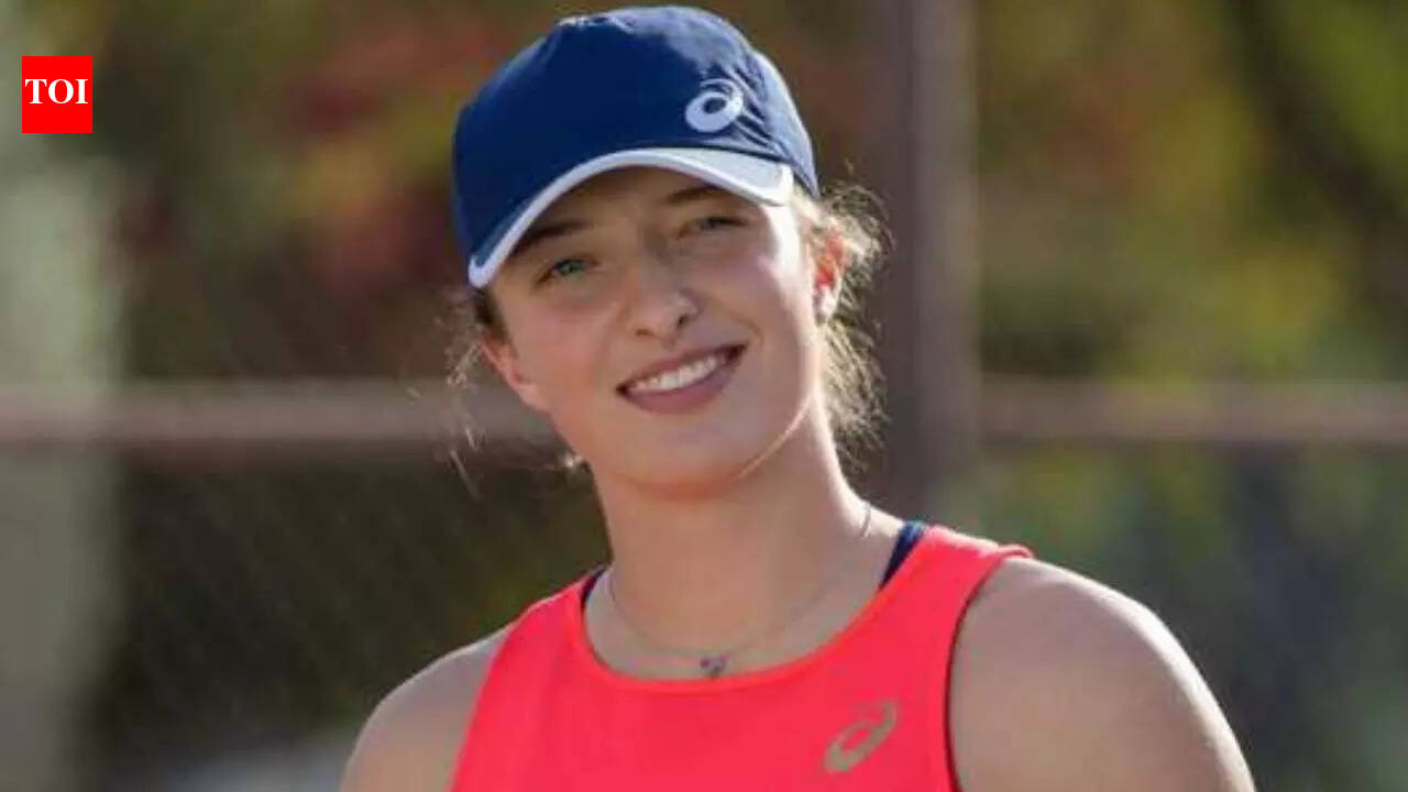 Iga Swiatek faces big decision after Miami Open exit as reports link her with Piotr Wozniacki over Wim Fissette