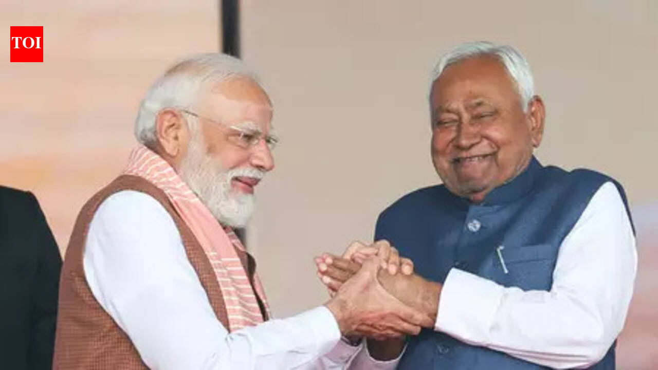 PM lauds Nitish’s governance record, praises people of Bihar