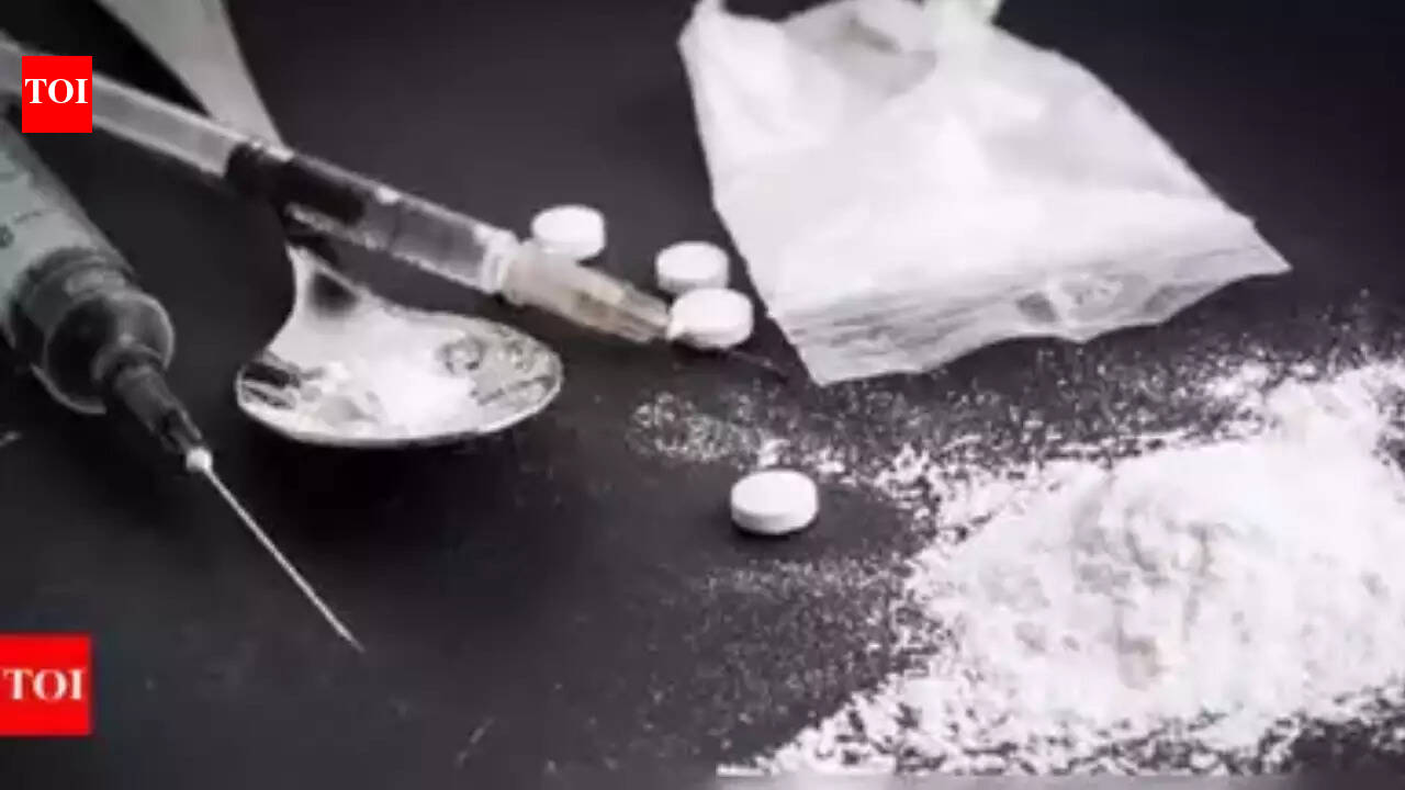 Drug peddler held with heroin worth Rs 1.5cr