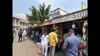 Passengers demand affordable full-meal options at Pune railway station amid limited choices