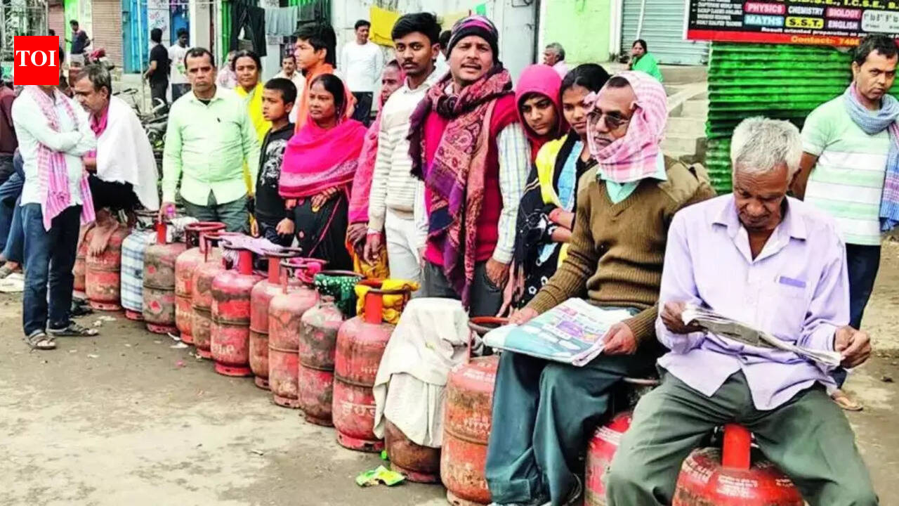 Energy crisis: Govt pushes for PNG connections, asks all ministries to assess demand