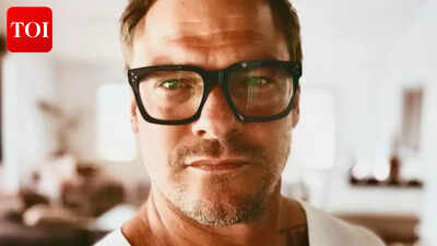 'రీచర్' స్టార్ అలాన్ రిచ్‌సన్ ఒకరిని కొట్టిన వీడియో వైరల్ కావడంతో నిప్పులు చెరిగారు - రిపోర్ట్