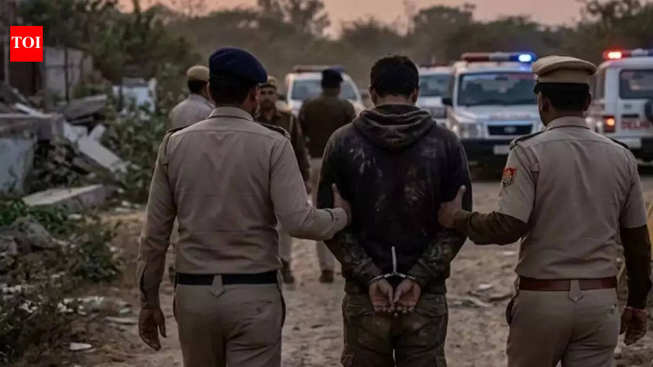 Police nabs accused in snatching case after encounter in Lucknow