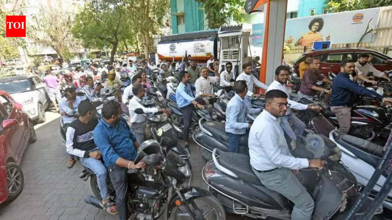 Stocks of petrol, diesel adequate; ignore rumours: Gujarat govt