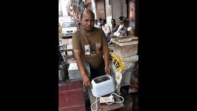 Restive crowds put LPG agencies at receiving end