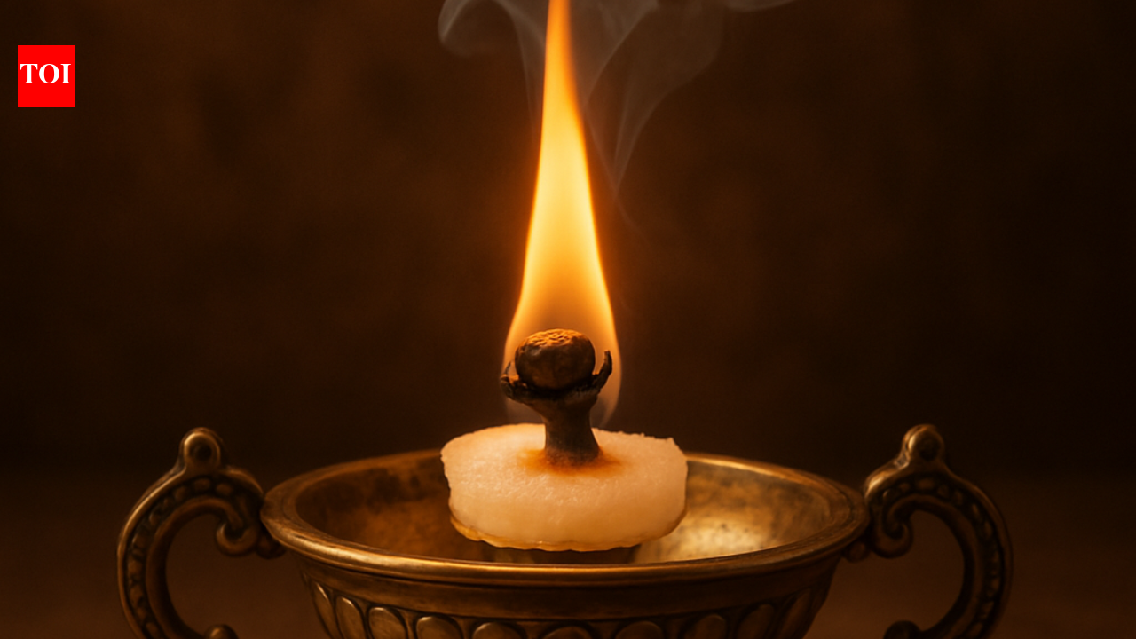 Ancient Vedic ritual: The science behind burning camphor and cloves in the evening
