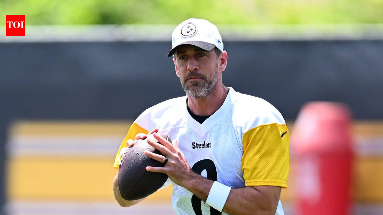 Mike McCarthy dodges Aaron Rodgers question, leaving Steelers’ quarterback plans clouded in mystery ahead of crucial offseason decisions