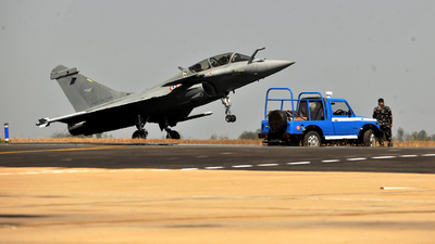 114 राफेल, 60 एमटीए विमान, AEW&C सौदे 2026-27 में संपन्न होंगे: रक्षा मंत्रालय ने संसदीय पैनल से कहा