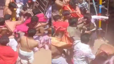 34 booked after priests, devotees fight at Kolhapur's Jyotiba shrine; video goes viral
