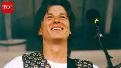 బ్లూగ్రాస్ గాయకుడు రోనీ బౌమాన్ 64 సంవత్సరాల వయస్సులో ఒక విషాద మోటార్ సైకిల్ ప్రమాదంలో మరణించాడు