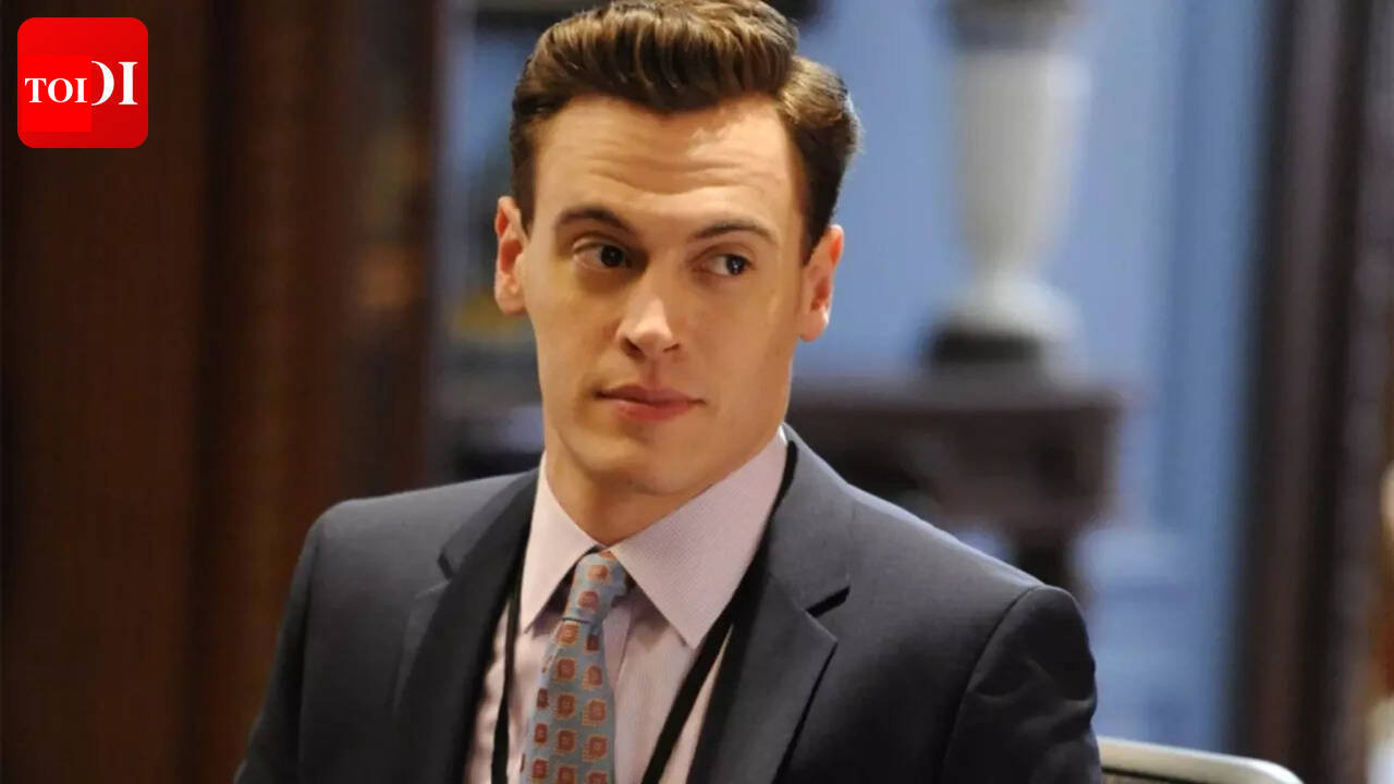 Erich Bergen opens up about testicular cancer battle; details playing Anthony Radziwill in ‘Love Story’: 'Very grateful'