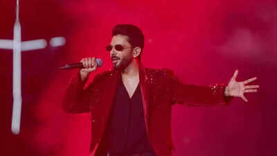 From Aaya Sher to Jalabuljungu, Anirudh has taken Hyderabad by storm