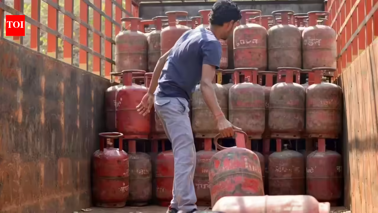 Oil industry pitches ethanol as clean cooking fuel to cut LPG import dependence – The Times of India