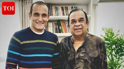 Telugu veteran Brahmanandam shared a picture with ‘Dhruandhar’ star Akshaye Khanna and said, 'You're unreal'