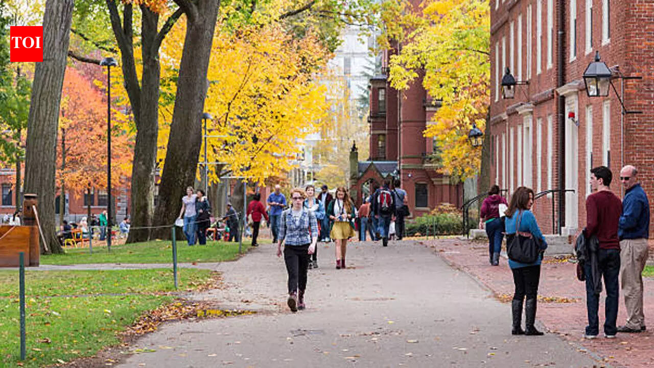 संघीय आग के अधीन हार्वर्ड: नागरिक अधिकार जांच में प्रवेश पूर्वाग्रह और परिसर विरोधी भावना को लक्षित किया गया है