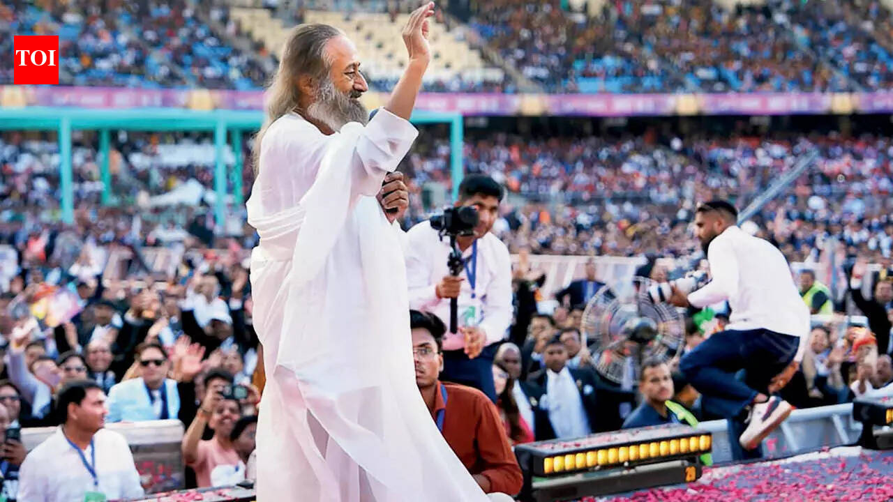 Bhajan clubbing 2.0: Thousands gather at JLN