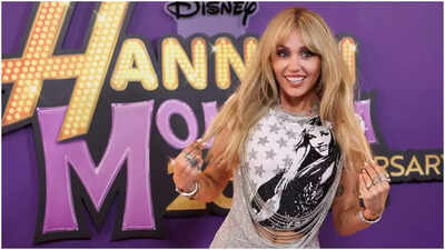  Miley Cyrus jokes 'superfan' Alex Cooper is 'kinda creepy' at Hannah Montana 20th anniversary special