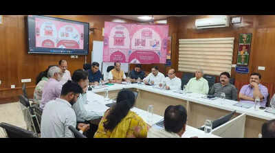 Walled City traders, residents get JMC’s tips on conservation