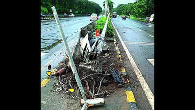 Man killed, son & wife injured in accident