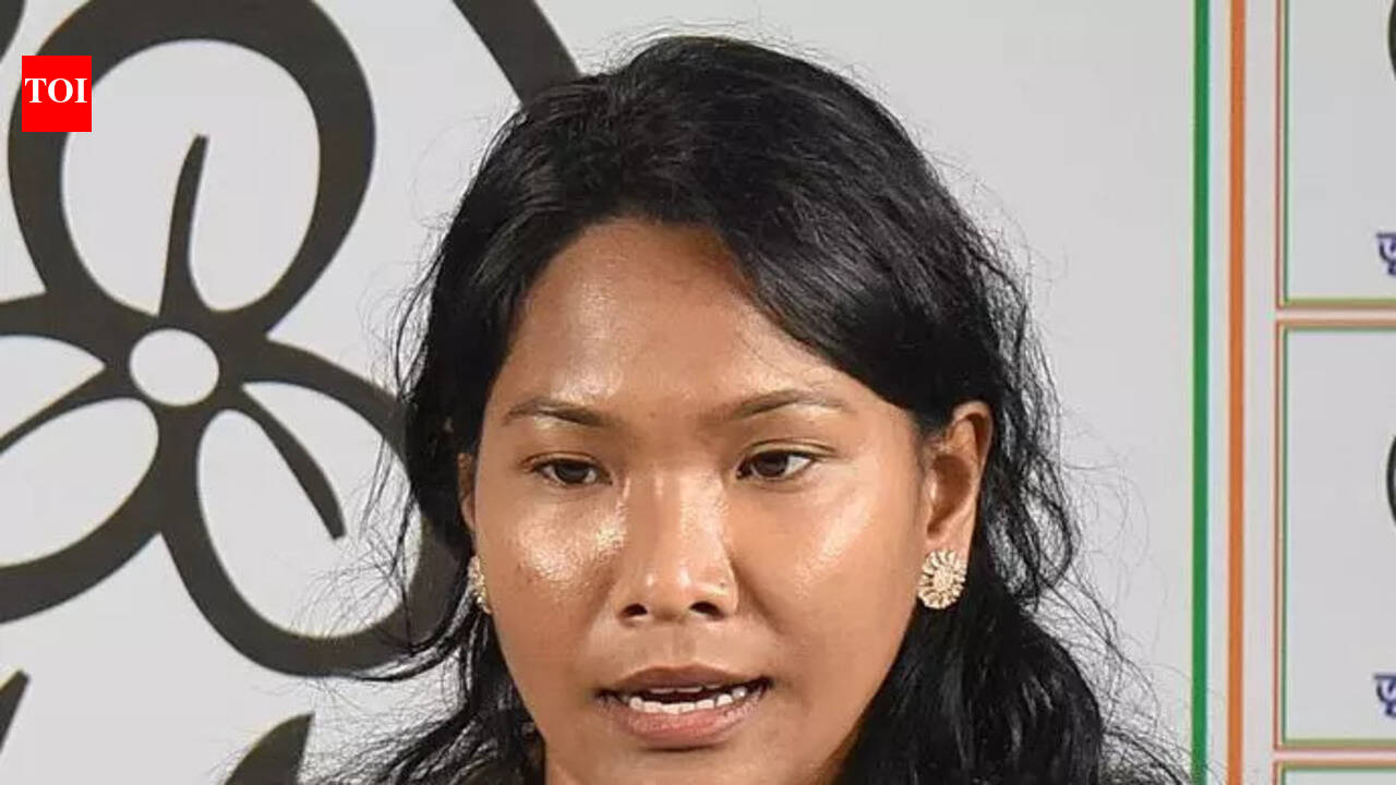 Cal HC gives railways 48 hrs on Swapna resignation | Kolkata News - The ...