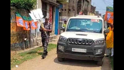 Trinamool plaint after CAPF jawan ‘seen’ with lotus cutouts