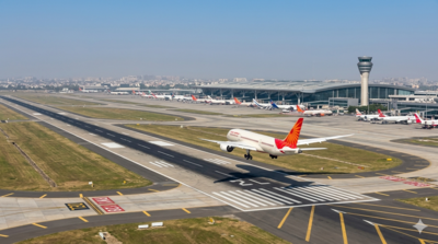 ’ Delhi ATC asks two incoming planes to go-around