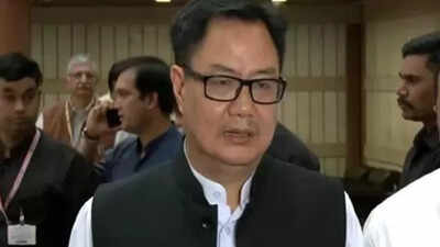 中东问题全党会议：基伦·里吉朱 (Kiren Rijiju) 在通报情况后表示，反对派支持政府在危机中采取的措施