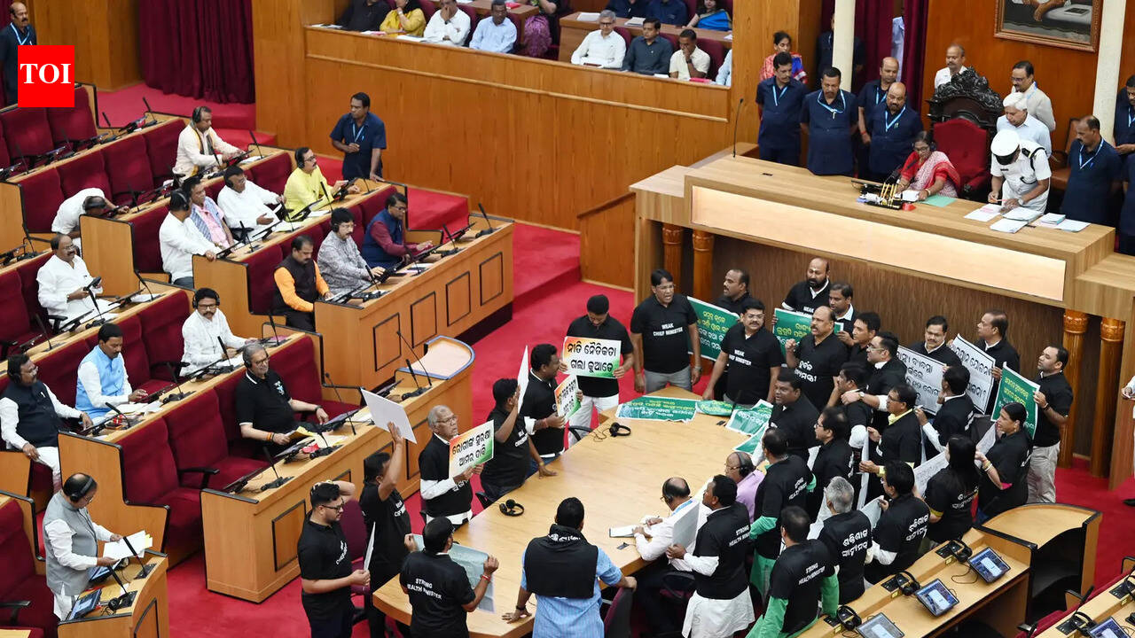 Oppn demands health min’s resignation over hosp fire