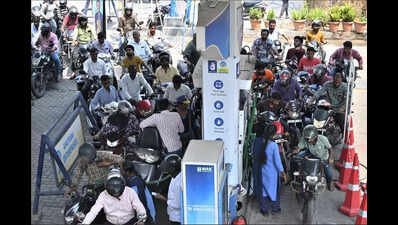Amid panic, T govt says state has abundant fuel and LPG stocks