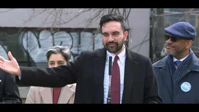 佐兰·马姆达尼在新闻发布会上受到质问，他说“如果我没有听到他对我大喊大叫……”