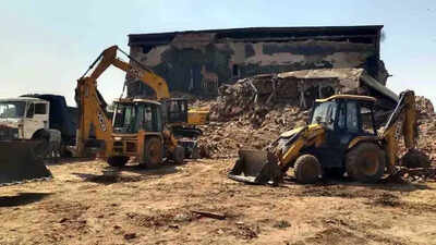 Cold storage collapse: Panel inspects site in Phaphamau