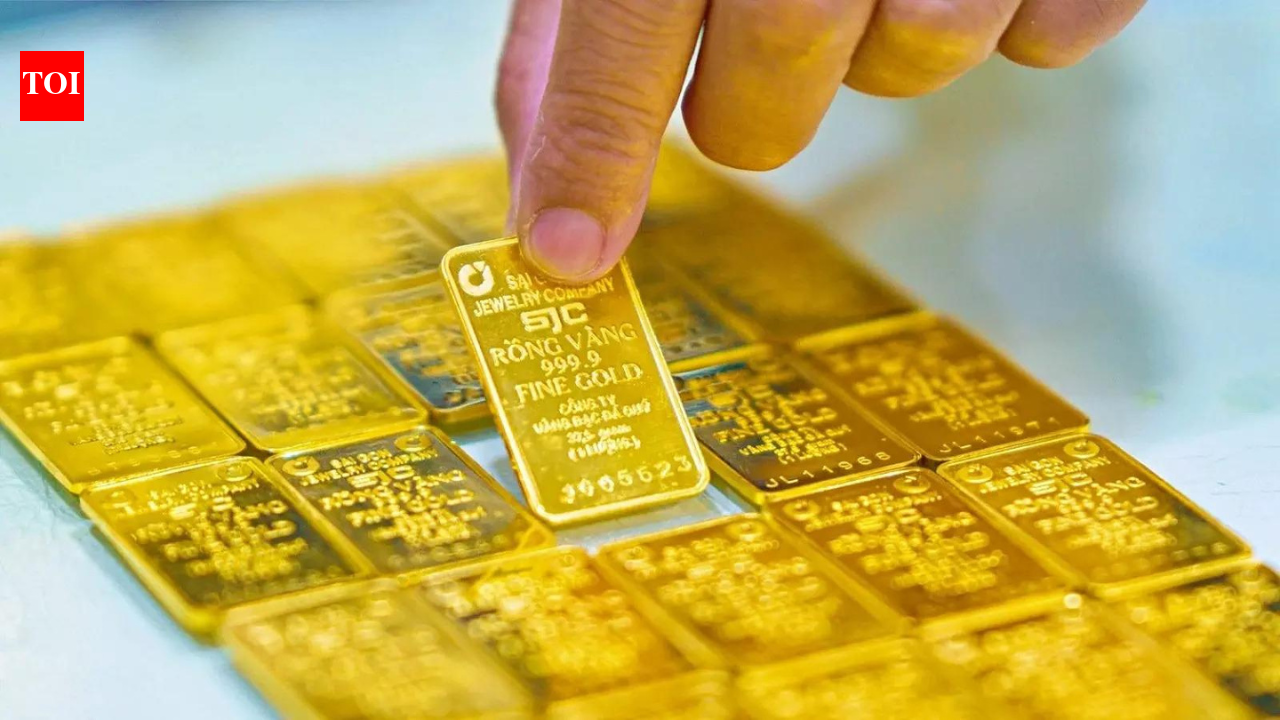 Middle East crisis: Oil slides, gold & silver rise on US move to end conflict – The Times of India