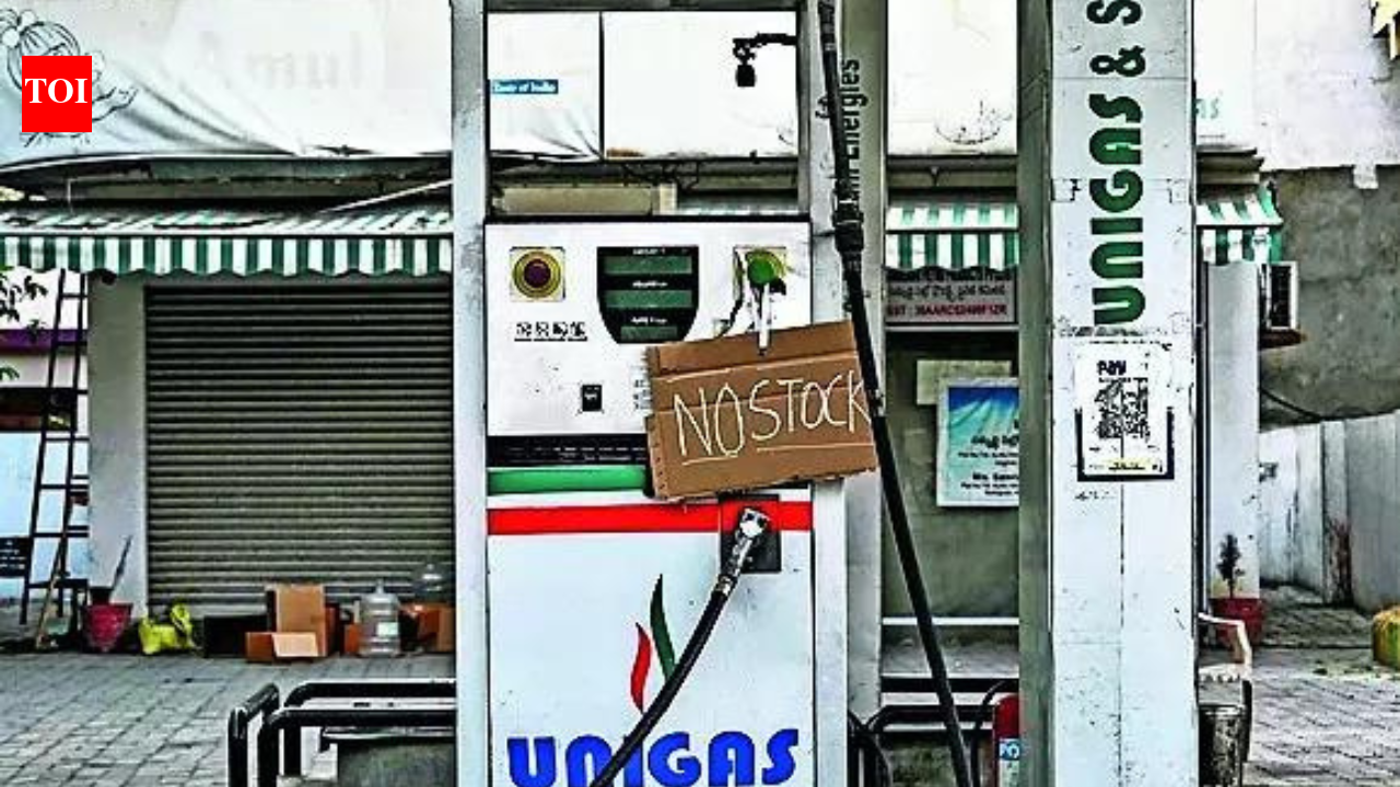 Petrol stations put up 'no stock' boards as pumps run dry