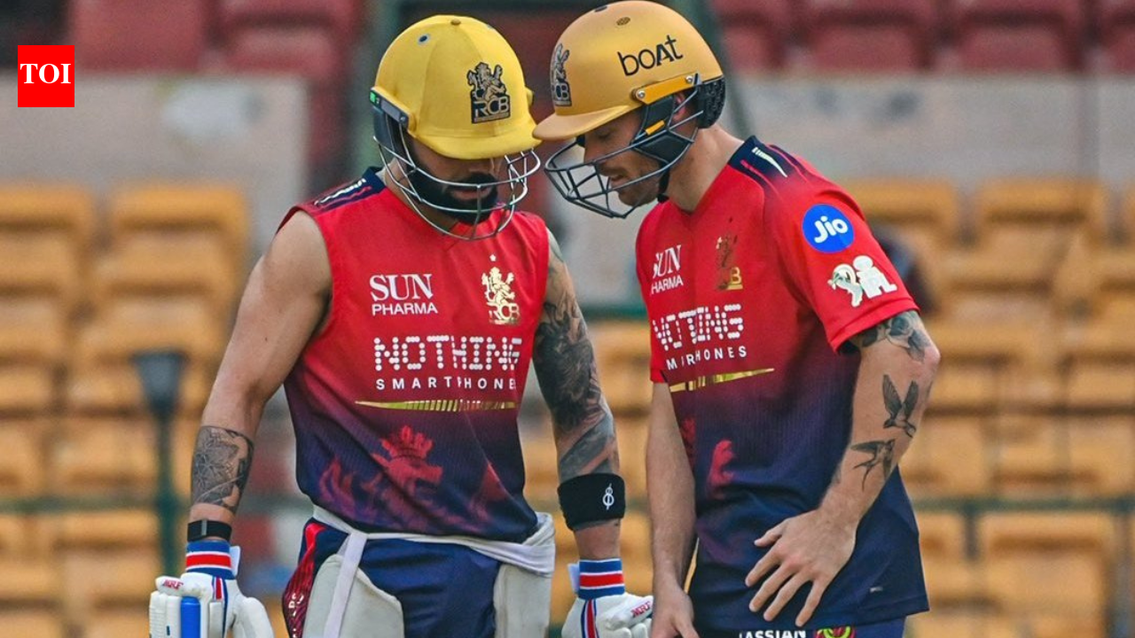 Virat Kohli sends IPL warning with 45 off 19 in RCB intra-squad game - Watch