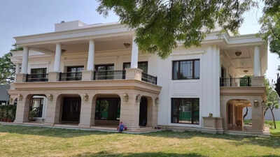 ‘Not one, but two Sheesh Mahals’: CAG report dominates Delhi assembly business