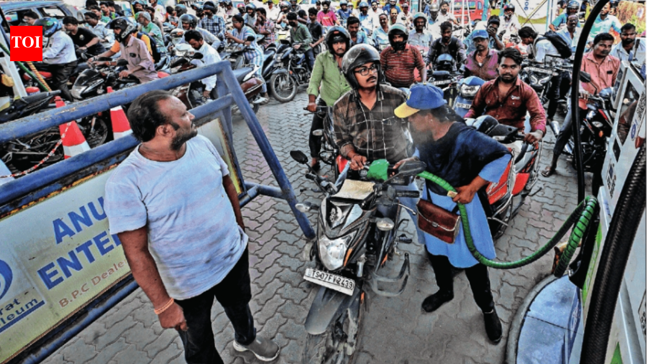 Credit stand-off hurts Hyderabad’s fuel flow, panic buying leaves 40% pumps dry