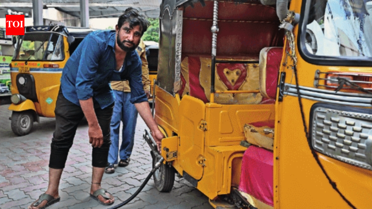 Hyderabad fuel rush: Long queues choke petrol pumps despite assurance