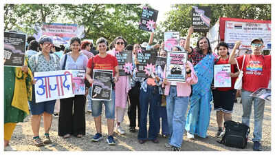 They’ve declared a war on our very existence, but we’ll fight this together, and win: Mumbai rises against Transgender Bill at Azad Maidan
