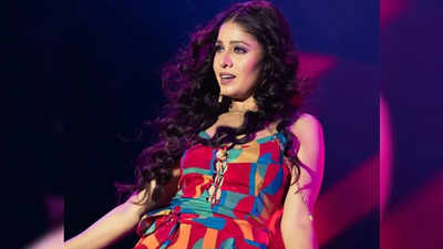 Sunidhi Chauhan’s Kolkata live performance hit by technical glitch; Fans hold the power alive – VIDEO |