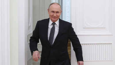  Putin cashes in as US waivers boost Russian oil earnings amid Iran war