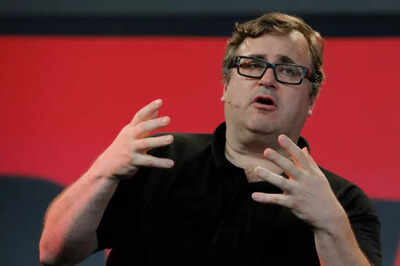 LinkedIn co-founder Reid Hoffman shares a 500-word-plus letter on software market's funeral; says: AI won't kill software companies, but it will kill companies that…