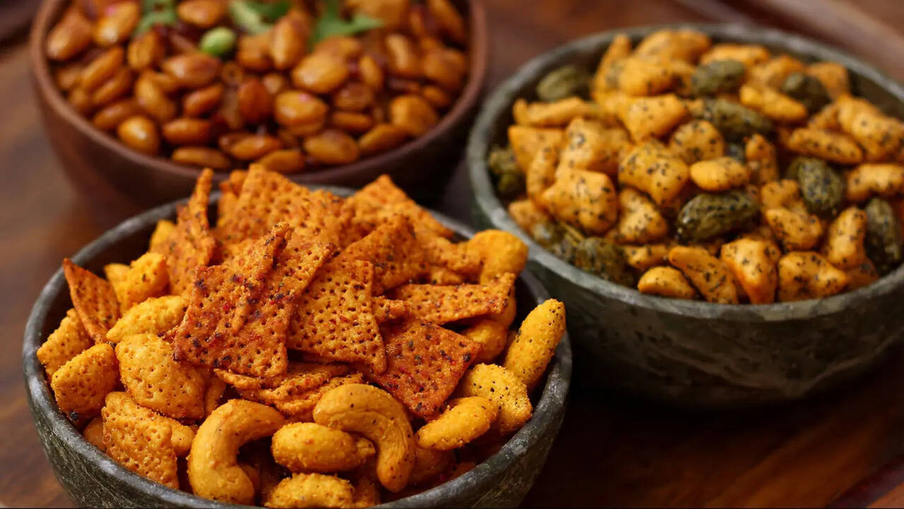 10 Irresistible Indian Tea Time Snacks That Add Flavour And Joy To Your ...