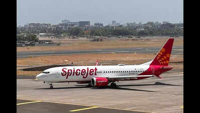 Pune-bound SpiceJet flyers spend 2 hours on aircraft, land in city over 4 hours late