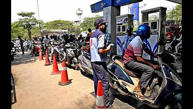 Panic buying at petrol pumps in Mumbai region; no fuel shortage, say companies