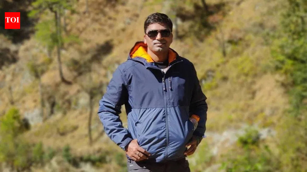 The boy who studied under a lamp and became an IAS officer and what everyone should learn from his journey