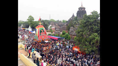Rukuna Rath veers off track amid rain, pulling halted for 45 minutes