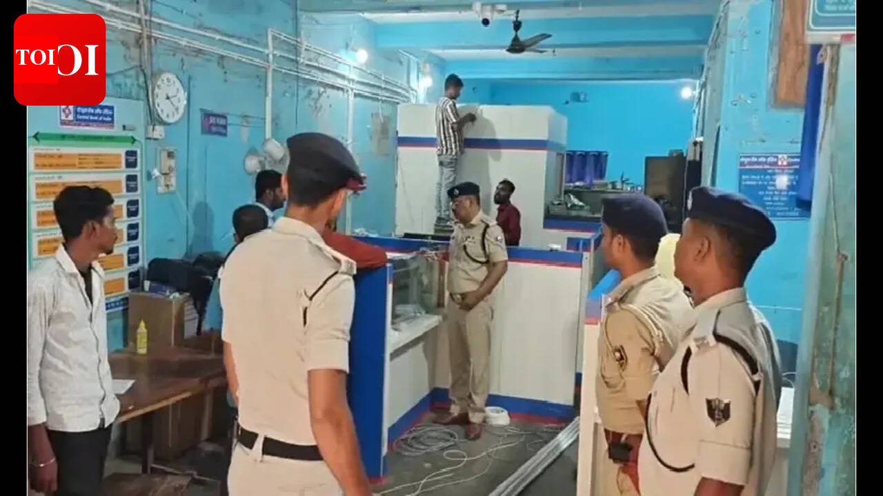Armed robbers loot Rs1.3 lakh from bank in Madhepura, flee